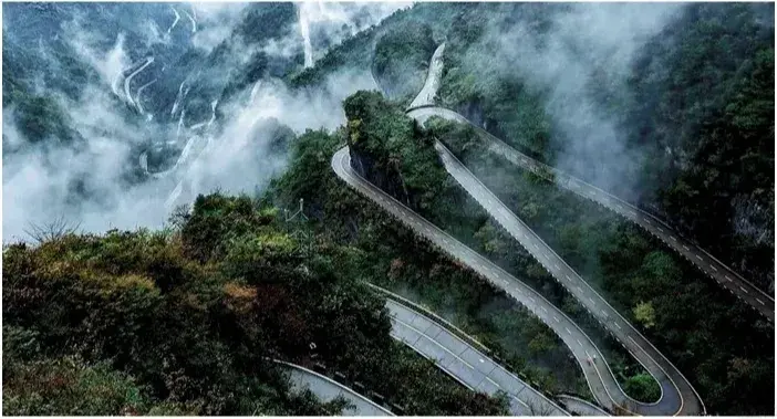  Tianmen Mountain Travel Guide: 99 Bends.webp